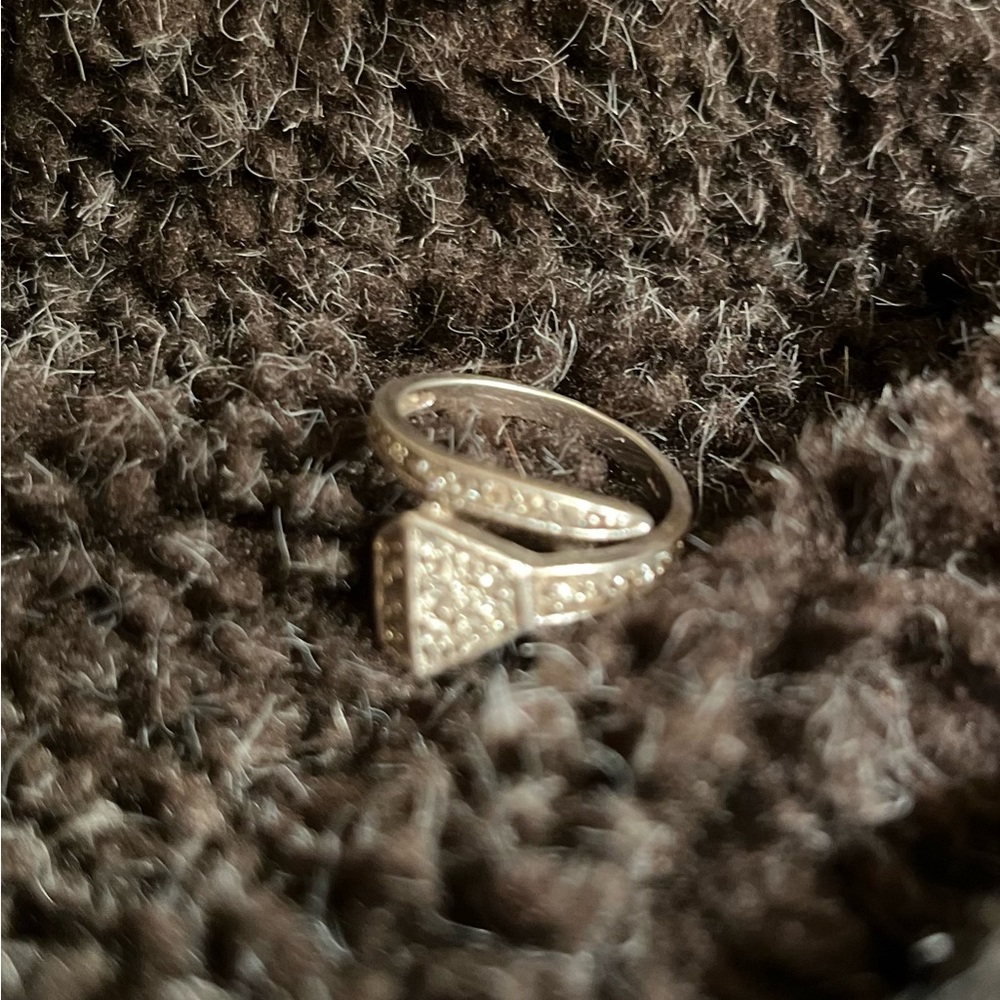 Montana Silversmiths Rhinestone Ring size 5